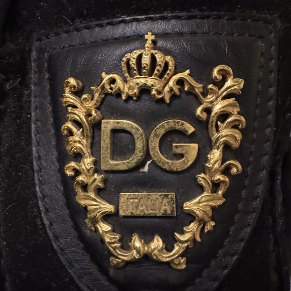 Men’s dolce Gabbana shoes, size 10 vintage crest design LIMITED EDITION - Picture 2 of 6